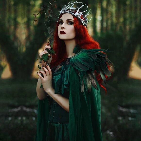 Women Feather Collar Velvet Cloak Vampire Cape Witch Queen Cosplay Costume - Picture 2 of 7